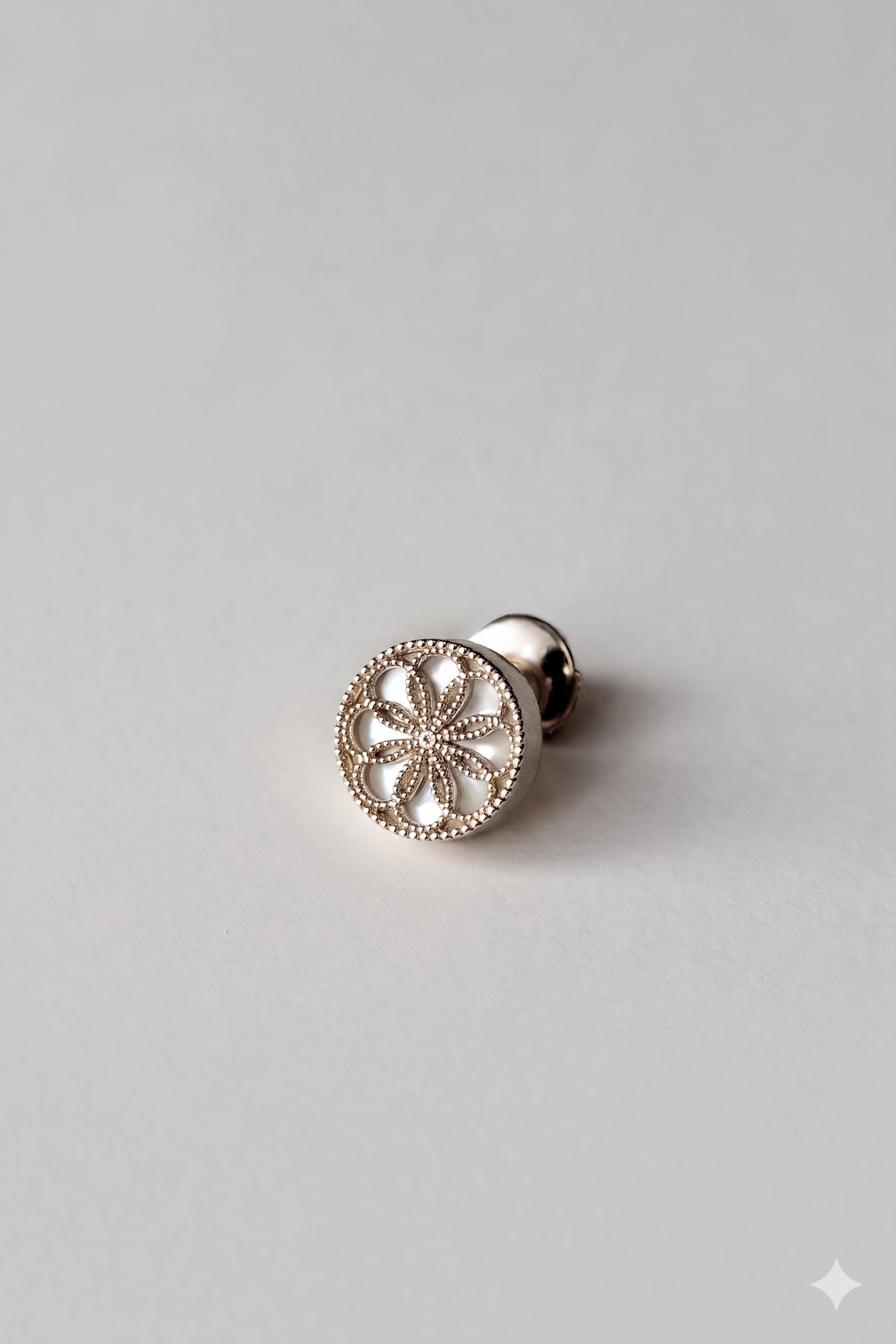 Orecchini Ravenna in Madreperla Bianca e Oro Bianco 18kt