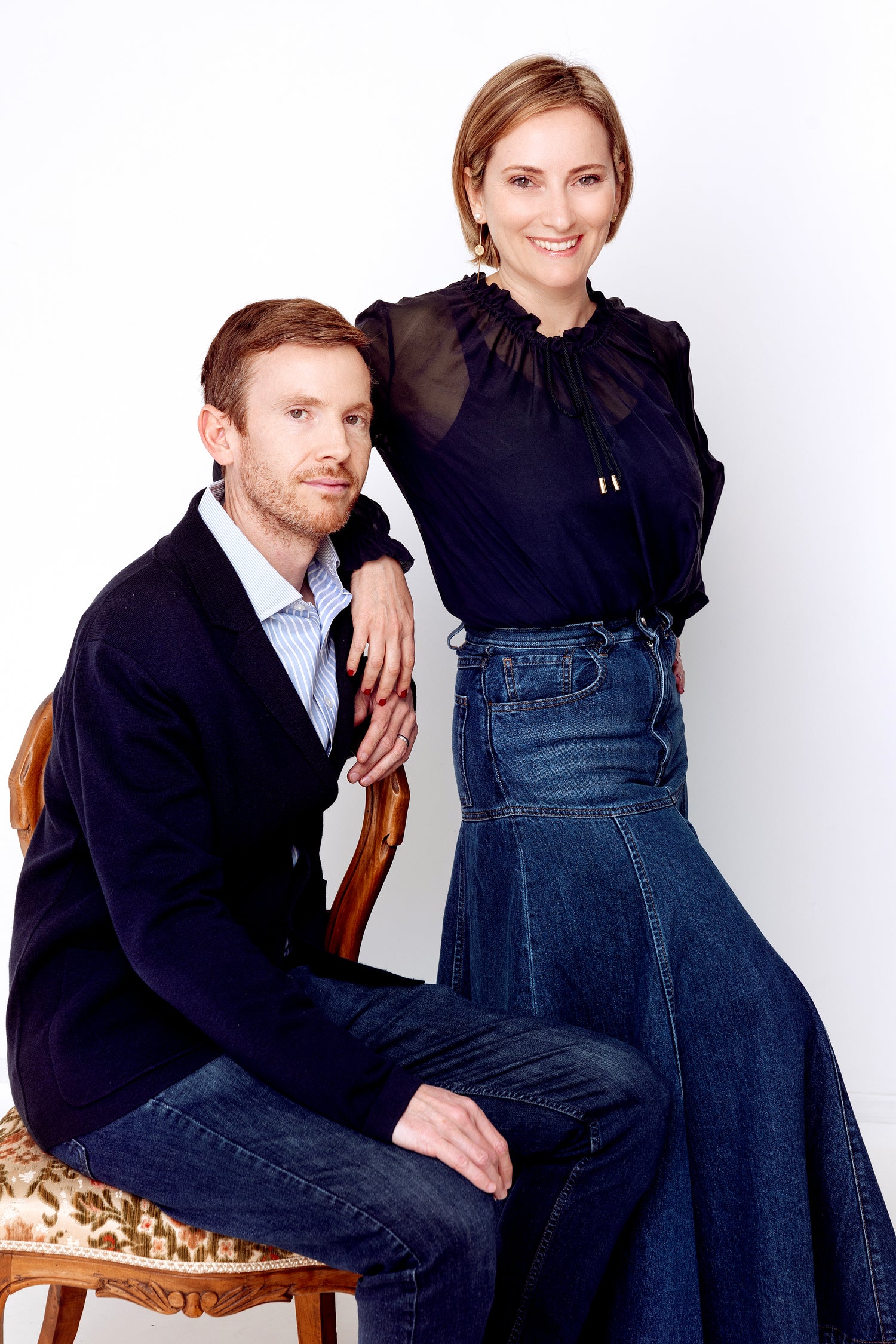 Gió VELORI founders posing together against a white background. 